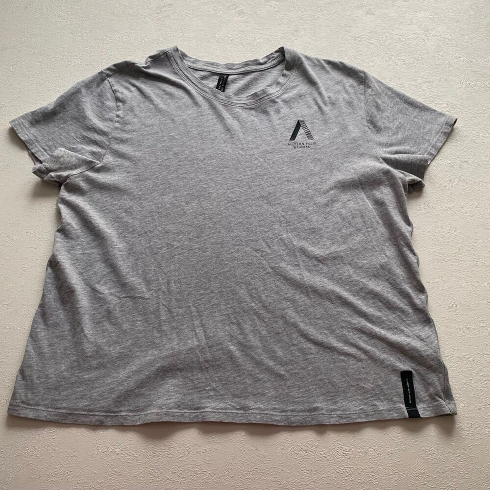 Allyson Felix x Athleta Gray Performance T Shirt Women’s Size L